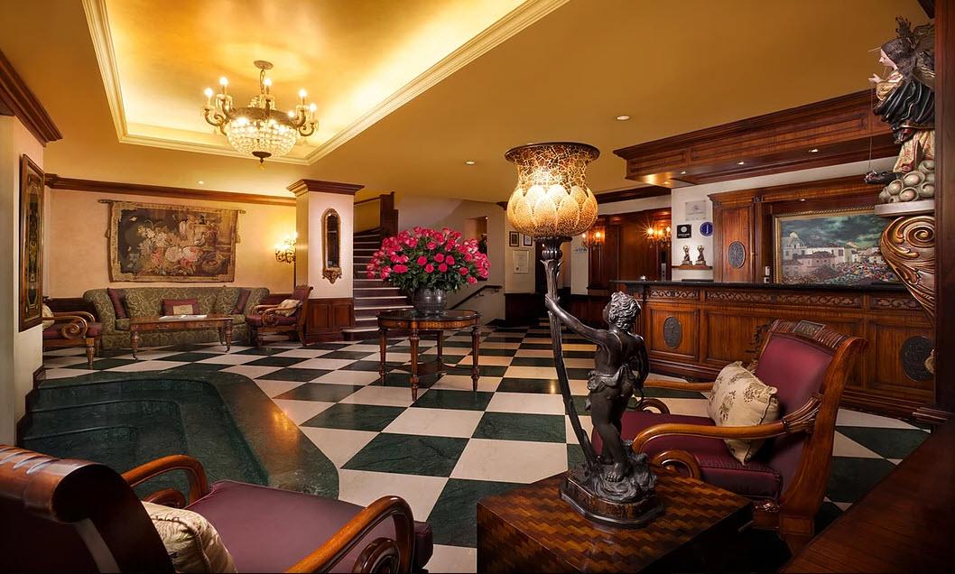 Plaza Grande Hotel