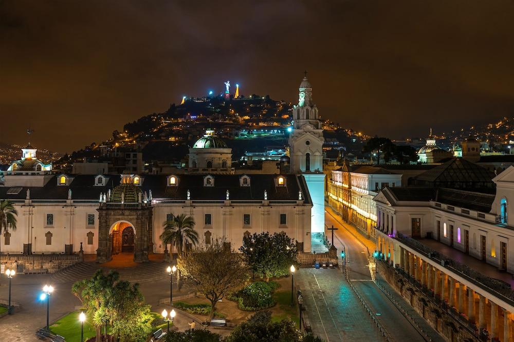 Plaza Grande Hotel