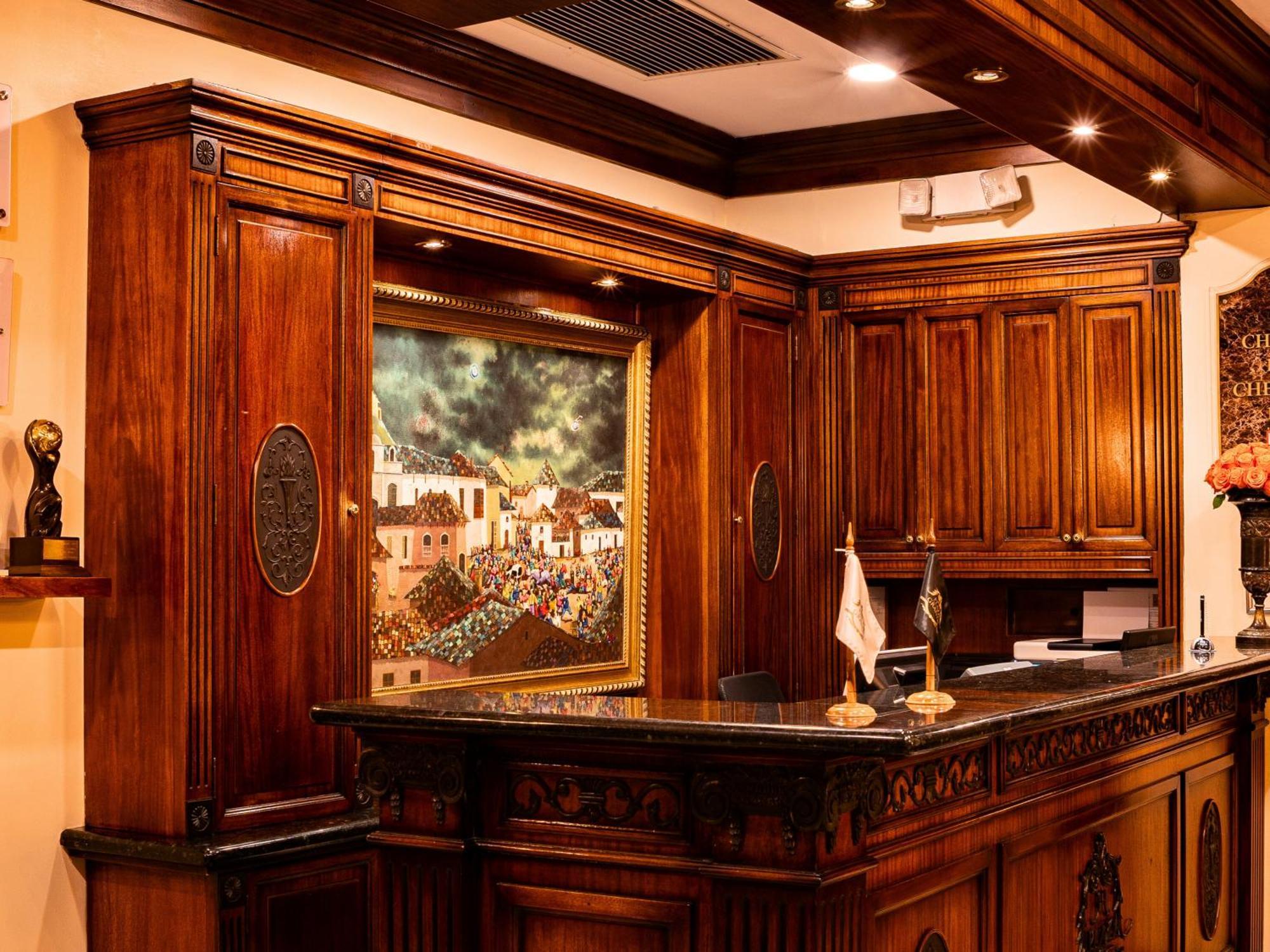 Plaza Grande Hotel